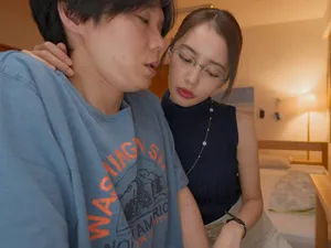 Người yêu không mặc đồ làm anh trai cương cứng vì nứng